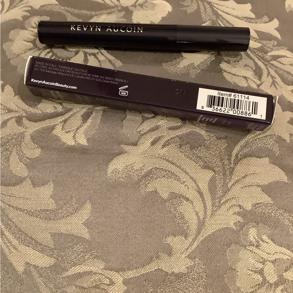 KEVIN AUCOIN LIPSTICK NWT